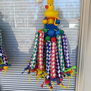 DUCKY FROG LEGS, bird toy