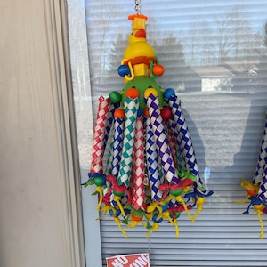 DUCKY FROG LEGS, bird toy