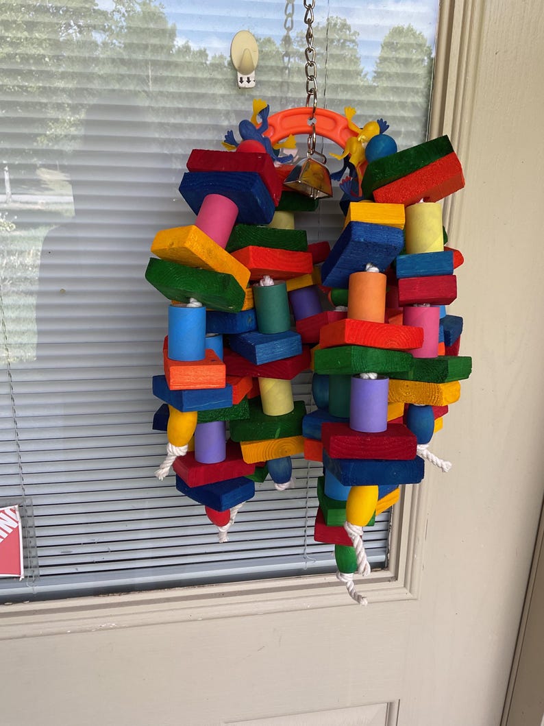 PARROT HORSESHOE TOY